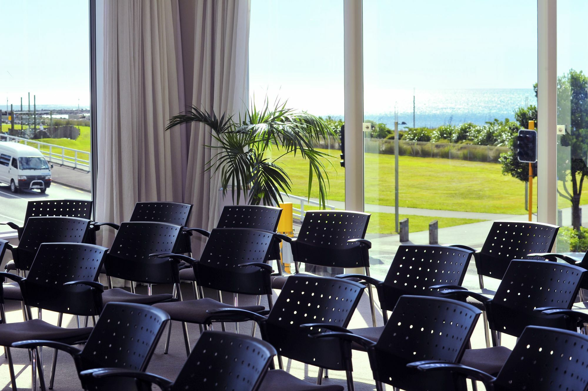 Millennium Hotel New Plymouth, Waterfront Экстерьер фото